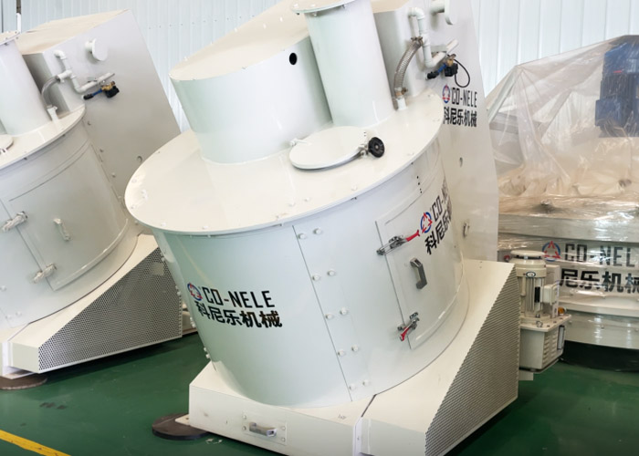 خلاط الكريات المكثفة: من المسحوق الدقيق إلى الجسيمات بحجم الرمال